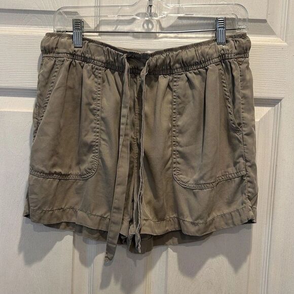 C&C California Green Lyocell Shorts Women Size Large Boho Beachy Comfy Vacation - Picture 1 of 8